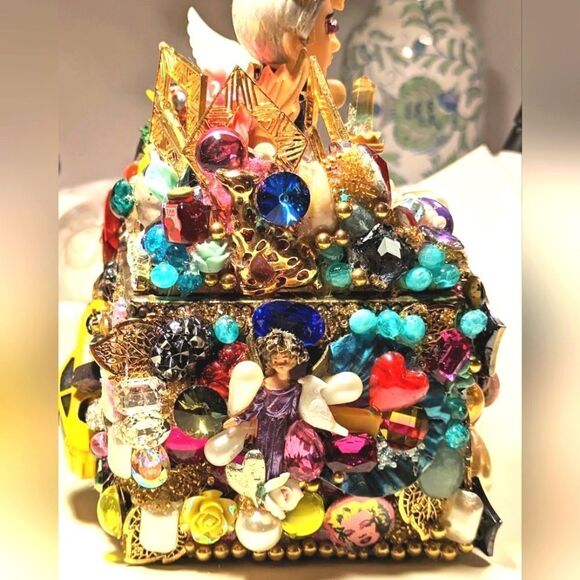 Wendy Gell Jewelry Box Fantastical Andy Warhol theme encrusted on five sides. - Picture 6 of 7